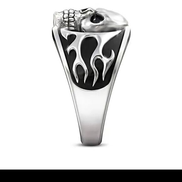 Skull Ring Fear Nothing Biker Flaming Skull - Picture 3 of 6